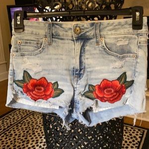 American Eagle Outfitters super stretch short jean shorts w/ embroidery roses 4
